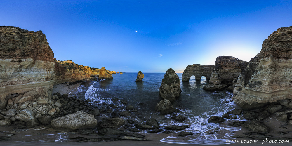 Plage de Mesquita et ses falaises dorées, Algarve, Portugal